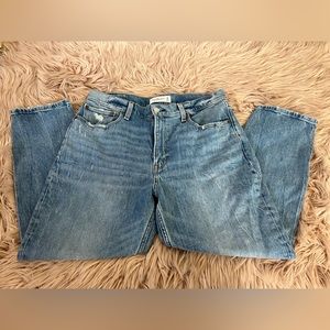 Abercrombie & Fitch mom Jeans.